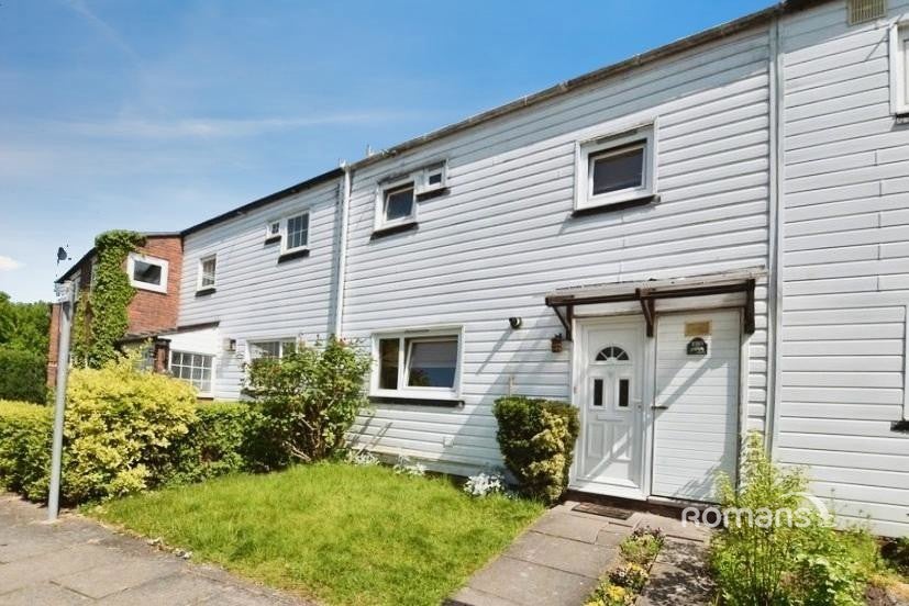 House Braybourne Close in London