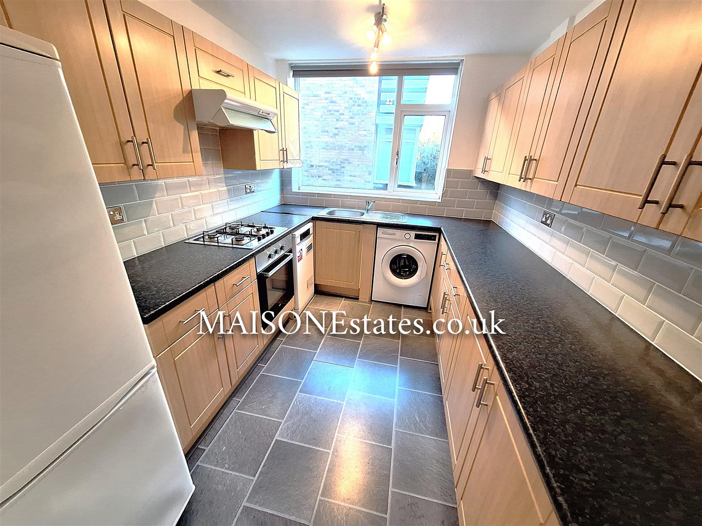 Flat Pinewood Grove in Coventry