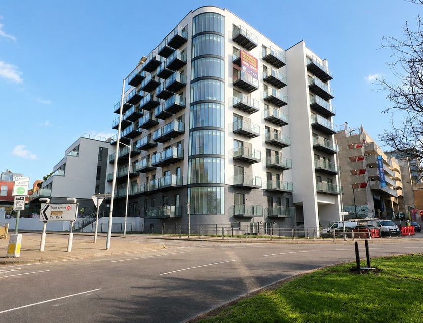 Flat Harefield Road in Greater London