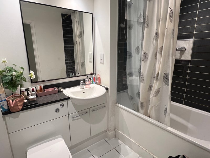 Room Blackwall Way in Greater London