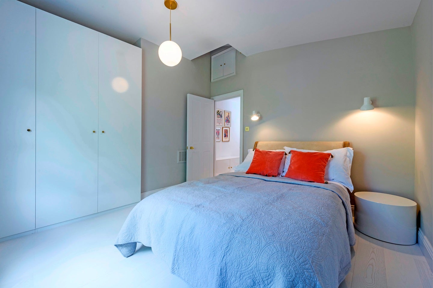 Flat Josephine Avenue in Greater London