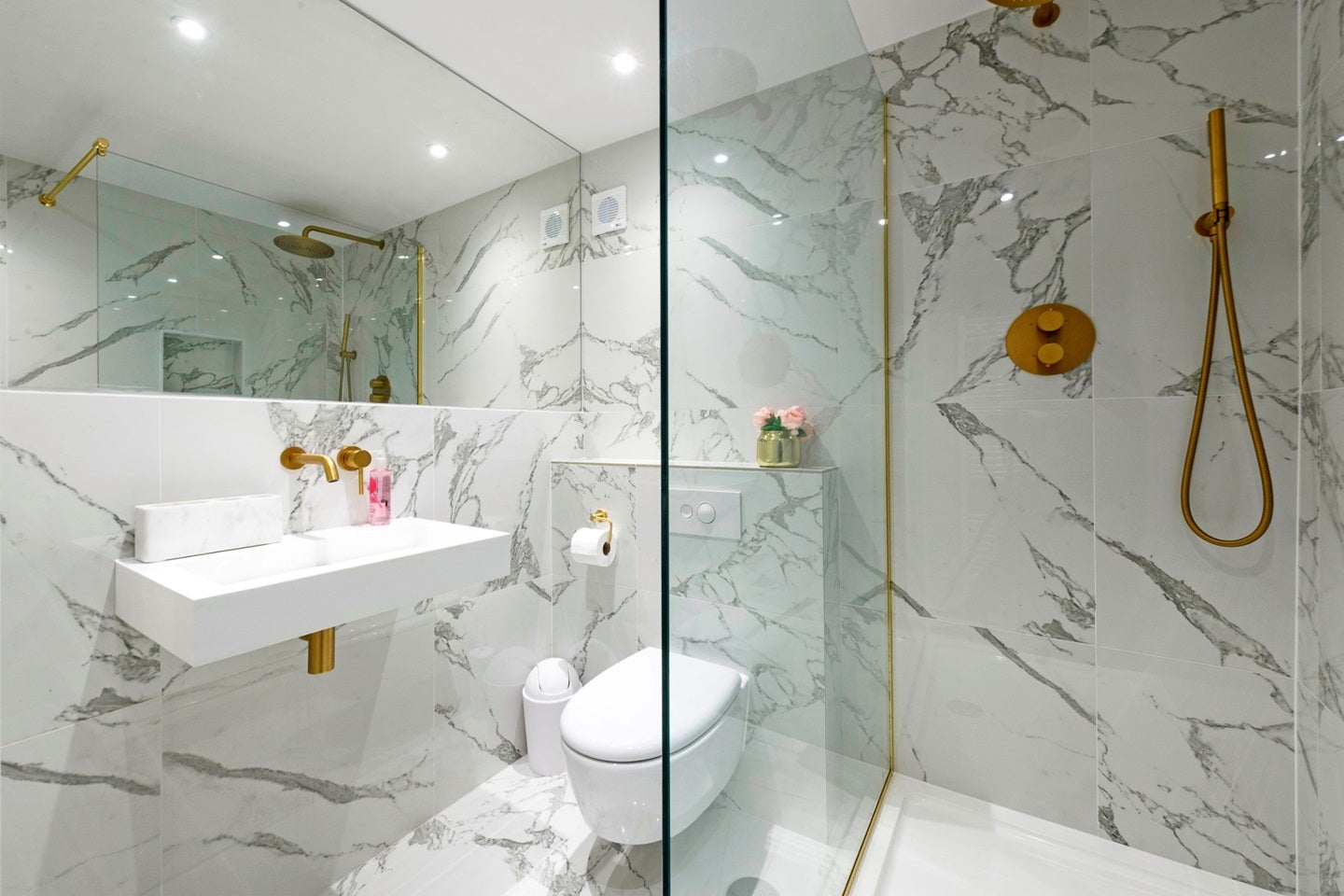 Flat Josephine Avenue in Greater London
