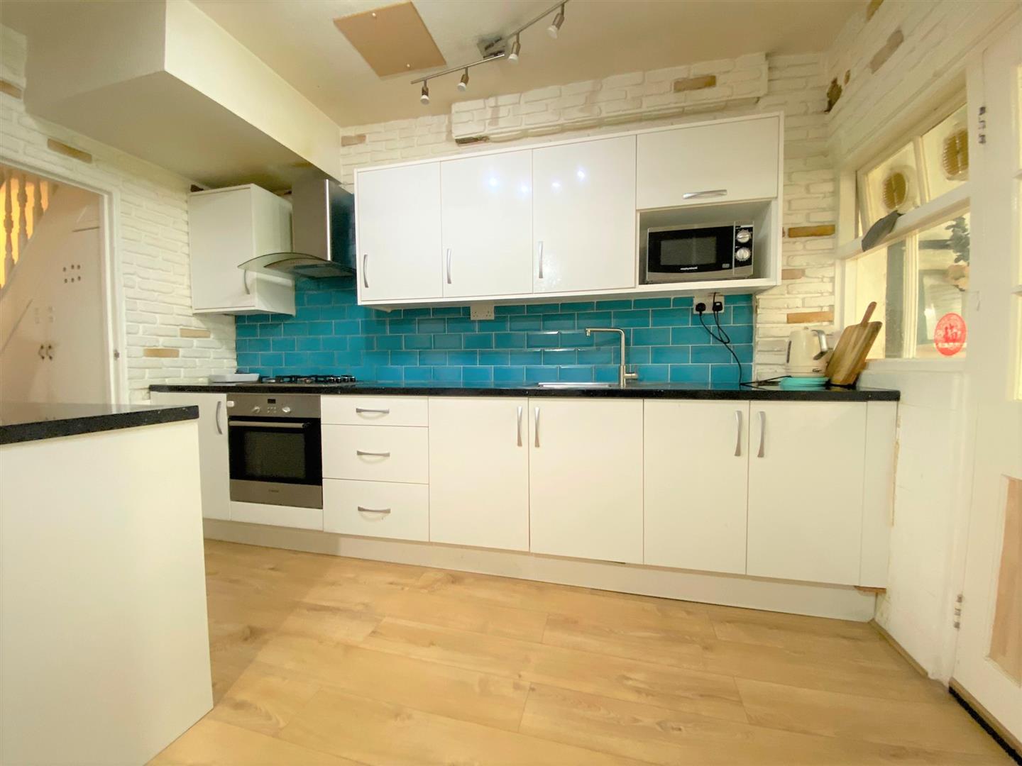 House Moorfield Road in Greater London