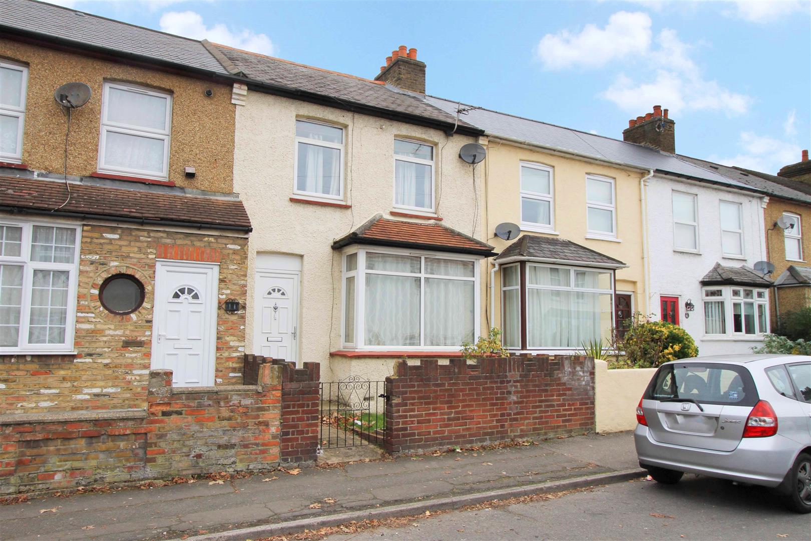 House Moorfield Road in Greater London