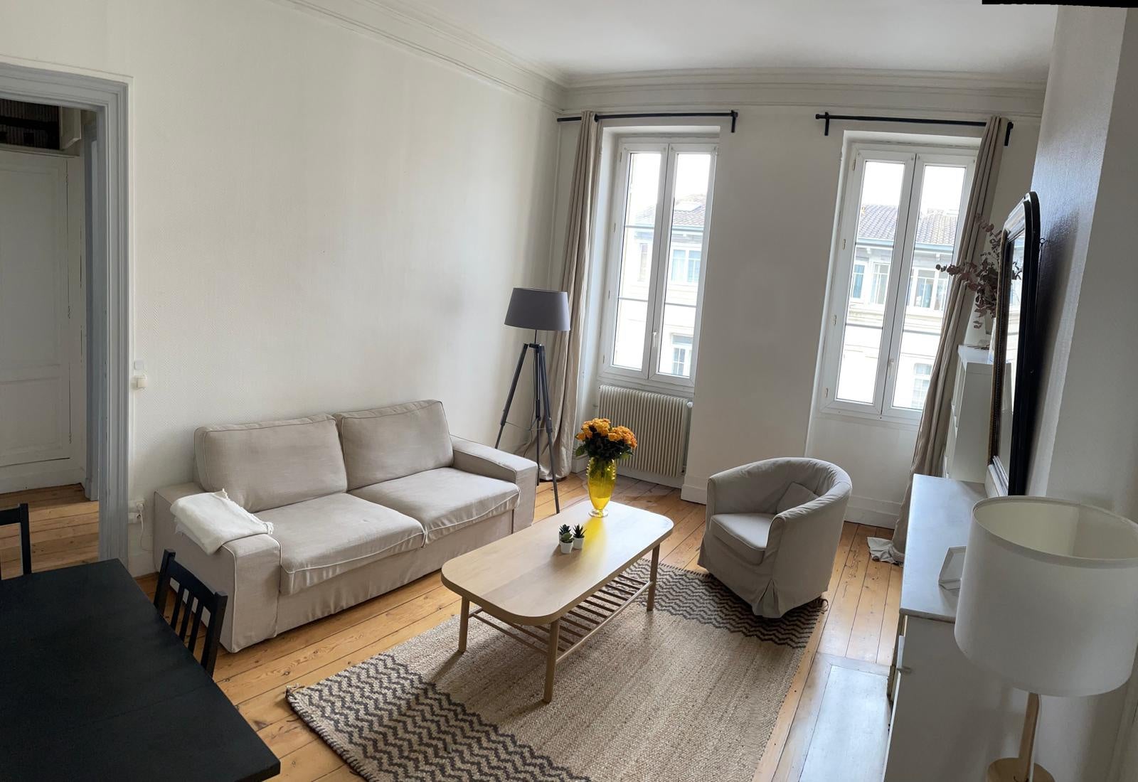 Flat Rue Vital Carles in Bordeaux
