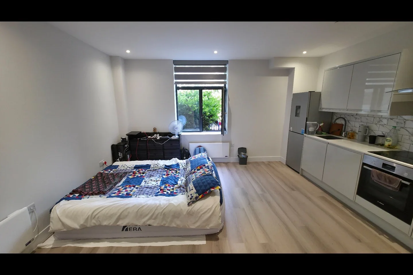 Room Cowley Business Park in Greater London