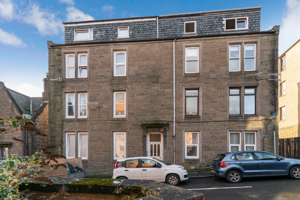 Flat Powrie Place in Dundee
