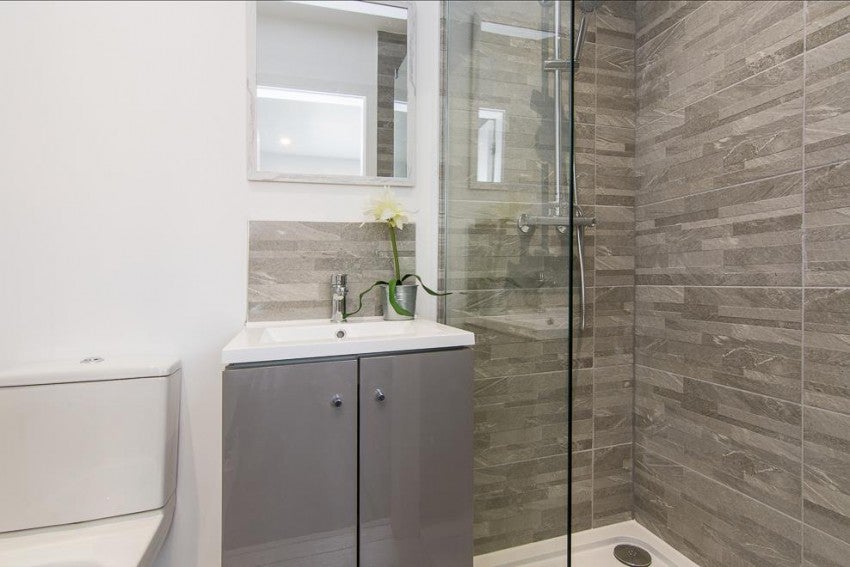 Room New Vale Road in Gedling