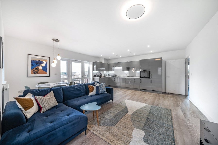 Flat Keywood Drive in Elmbridge