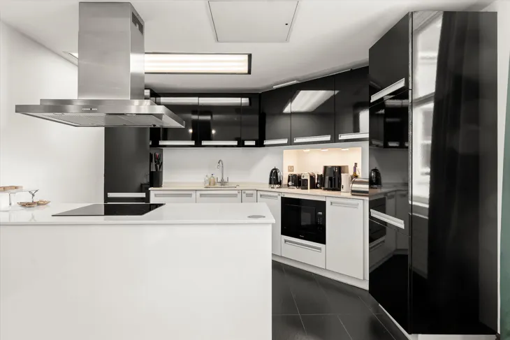 Flat Marloes Road in Greater London