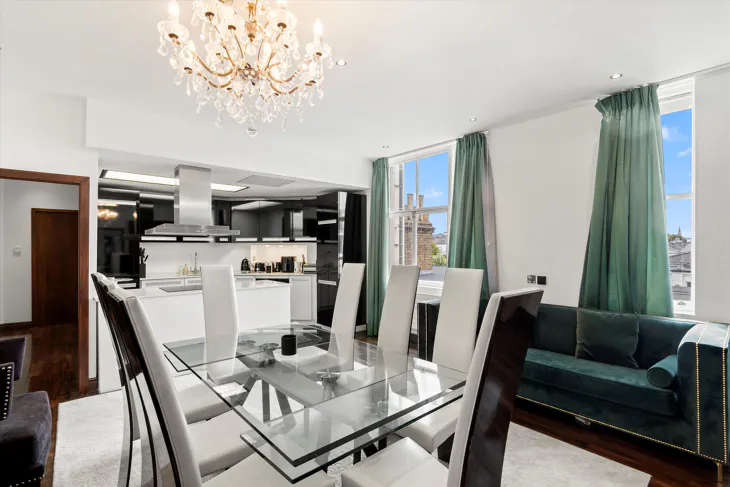 Flat Marloes Road in Greater London
