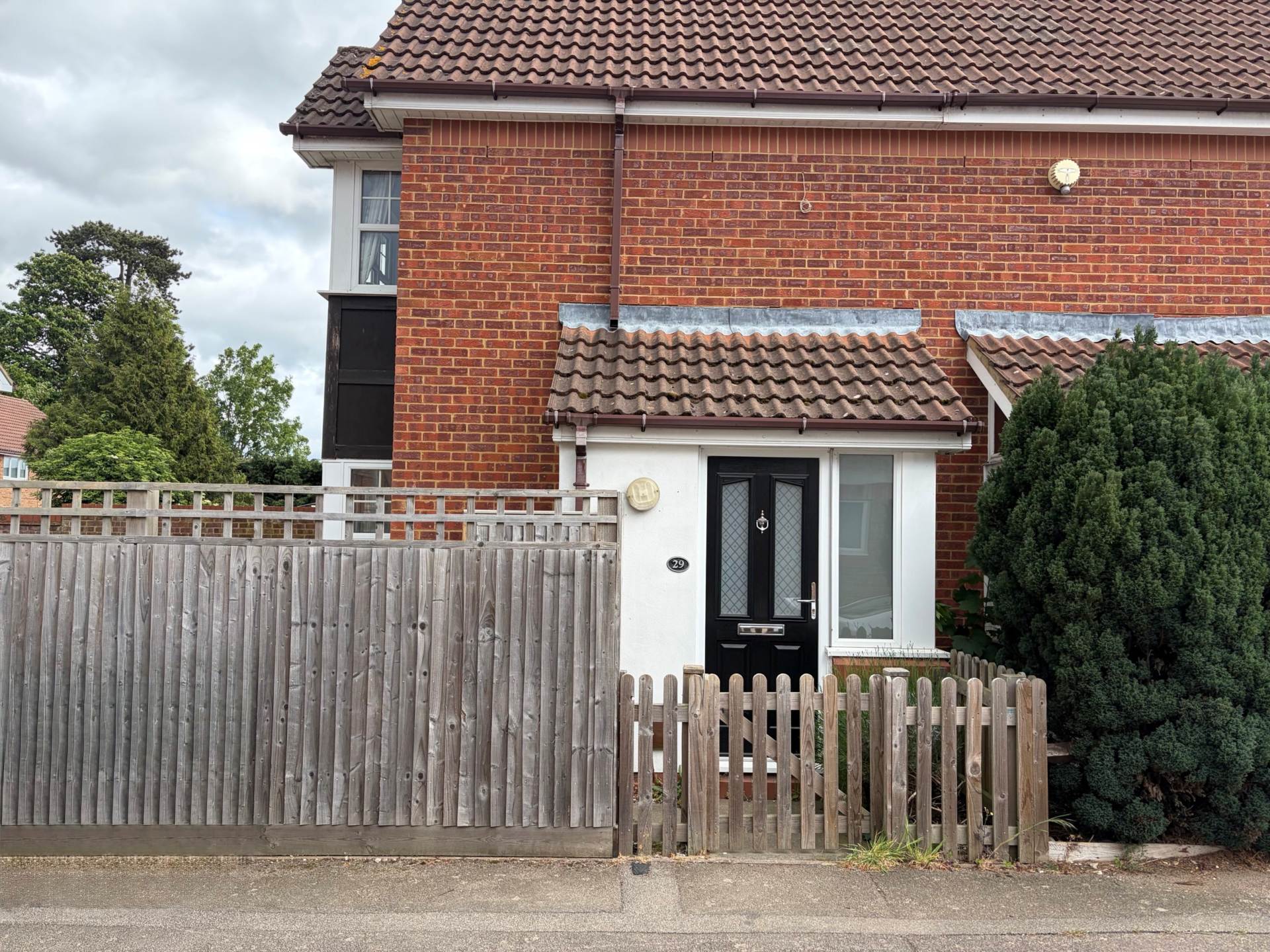 House Barnsbury Gardens in Milton Keynes