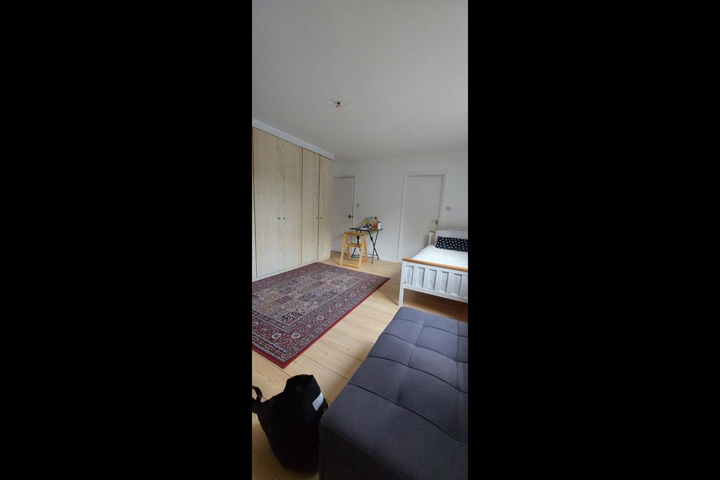 Flat Blacksmith Close in Greater London
