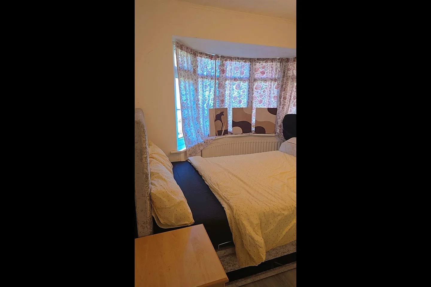 Room Park Grove in Greater London