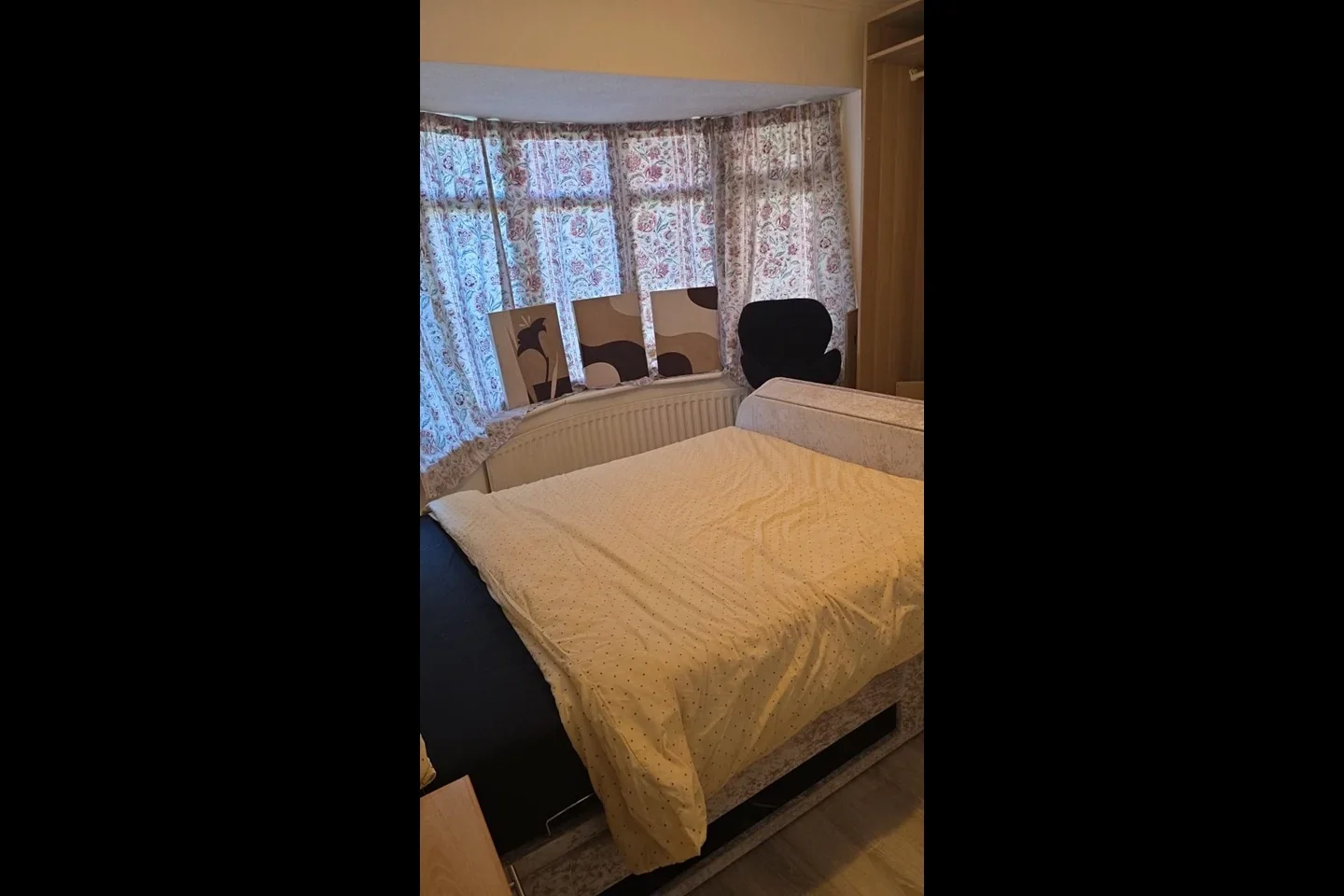 Room Park Grove in Greater London