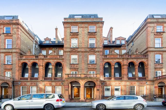 House Courtfield Road in Greater London