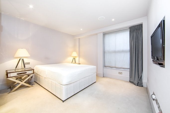 House Courtfield Road in Greater London