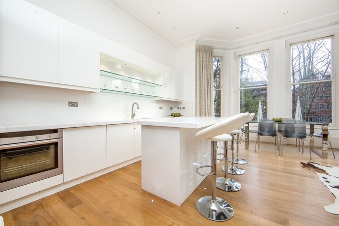 House Courtfield Road in Greater London