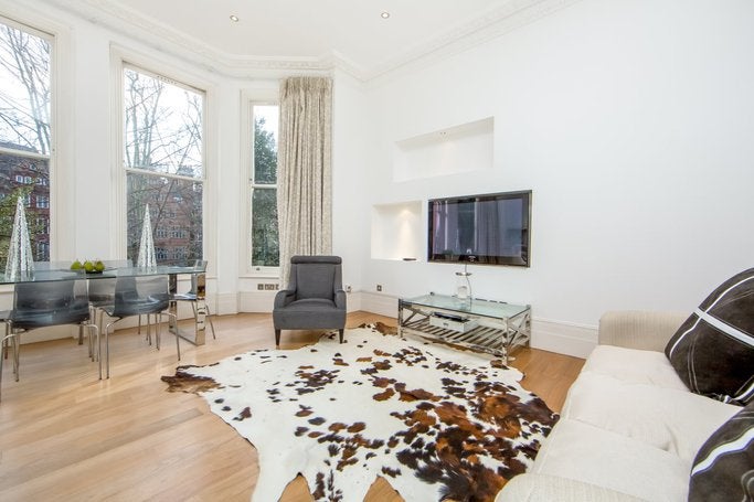 House Courtfield Road in Greater London
