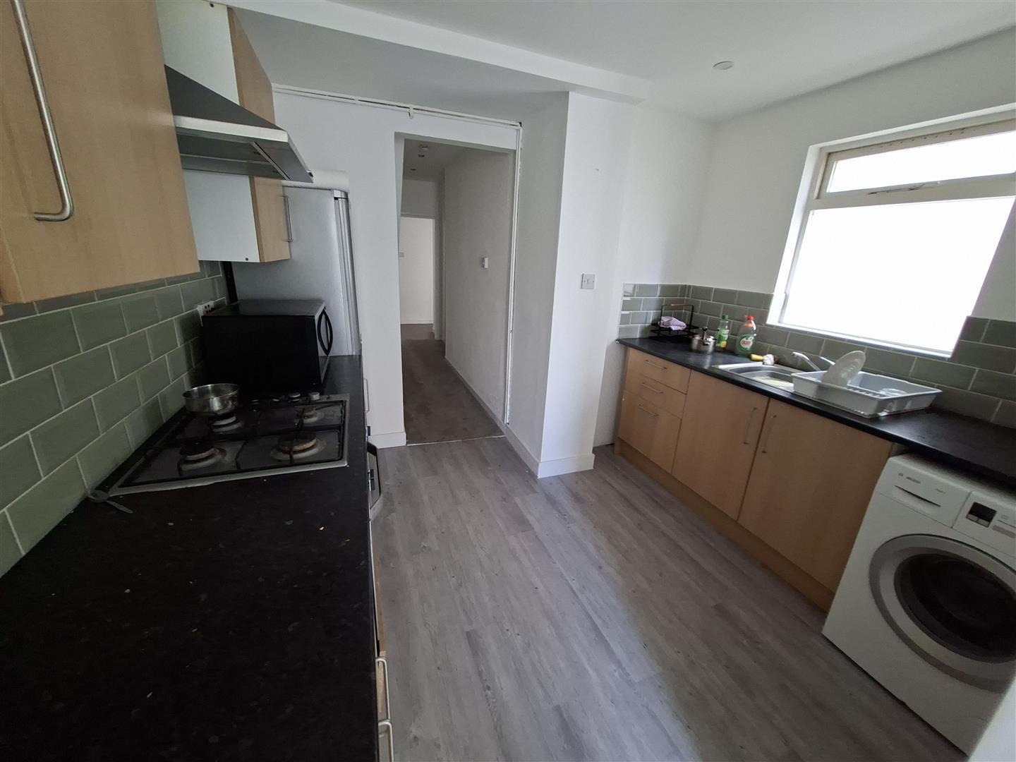 Flat Mackintosh Place in Cardiff