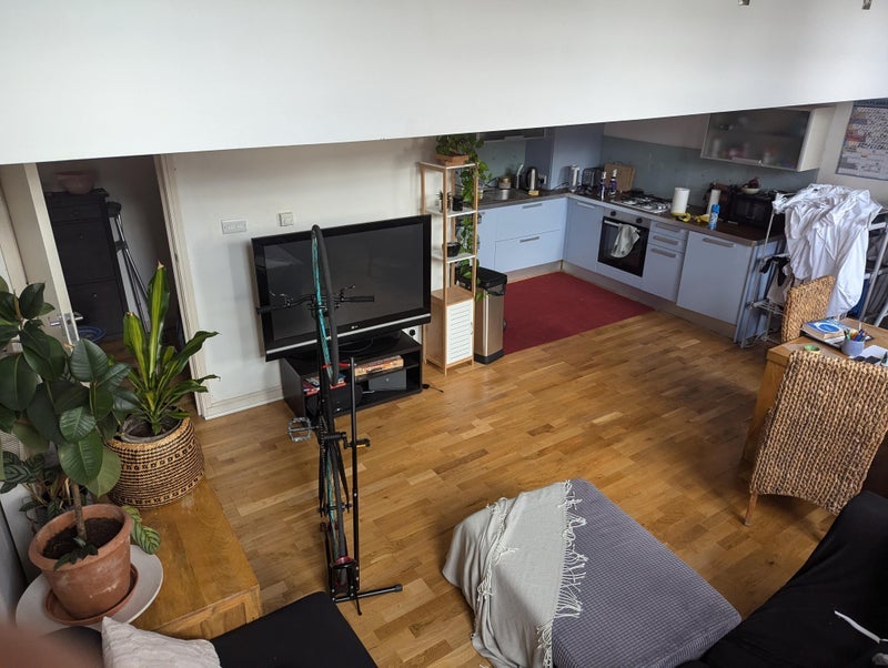 Room Gatton Road in Greater London