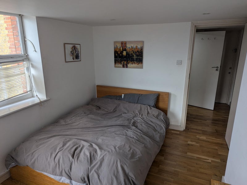Room Gatton Road in Greater London