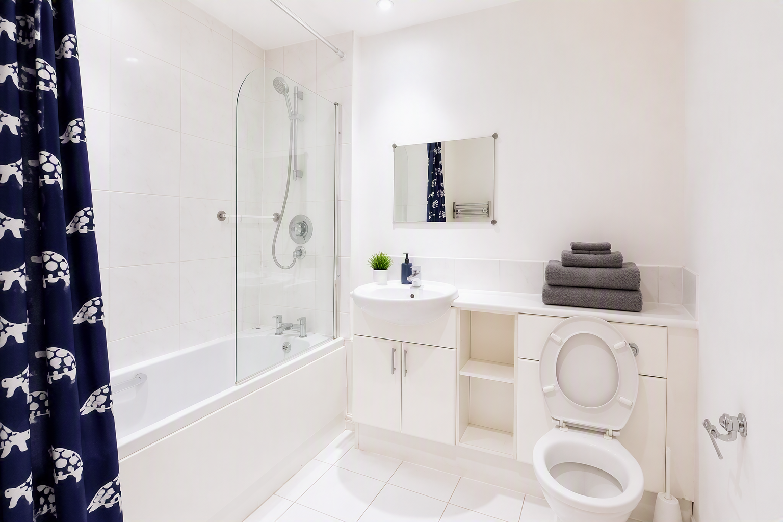 Flat Prince Regent Road in Greater London