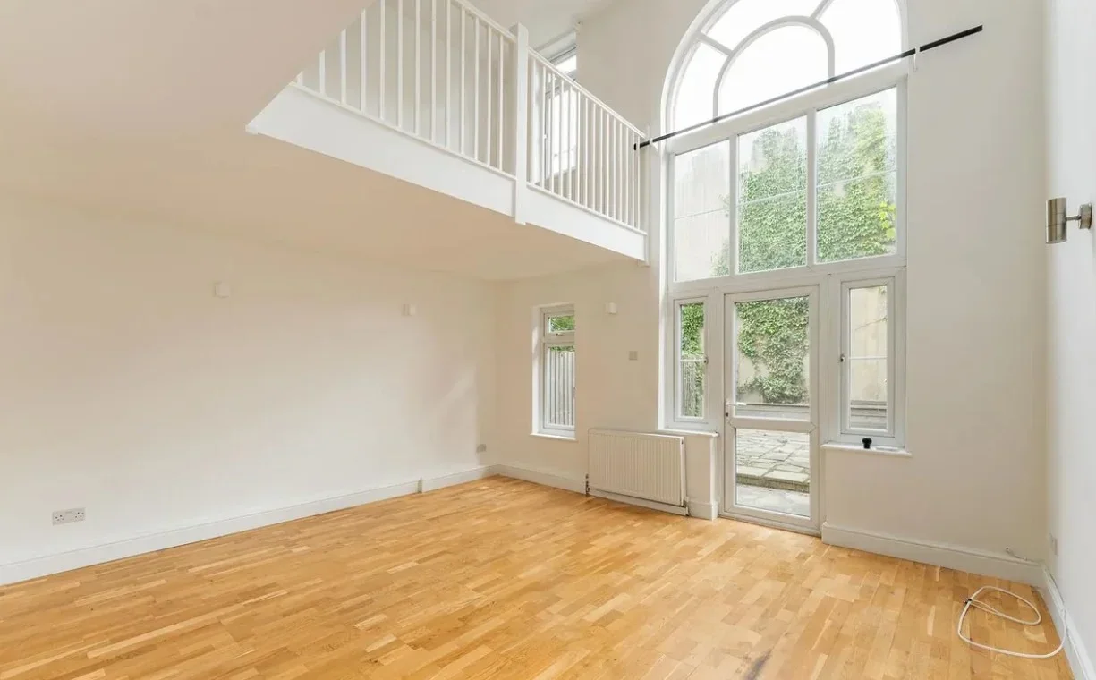 House Harrowgate Road in Greater London