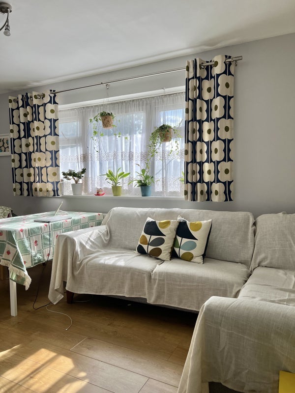 Room Bromholm Road in Greater London