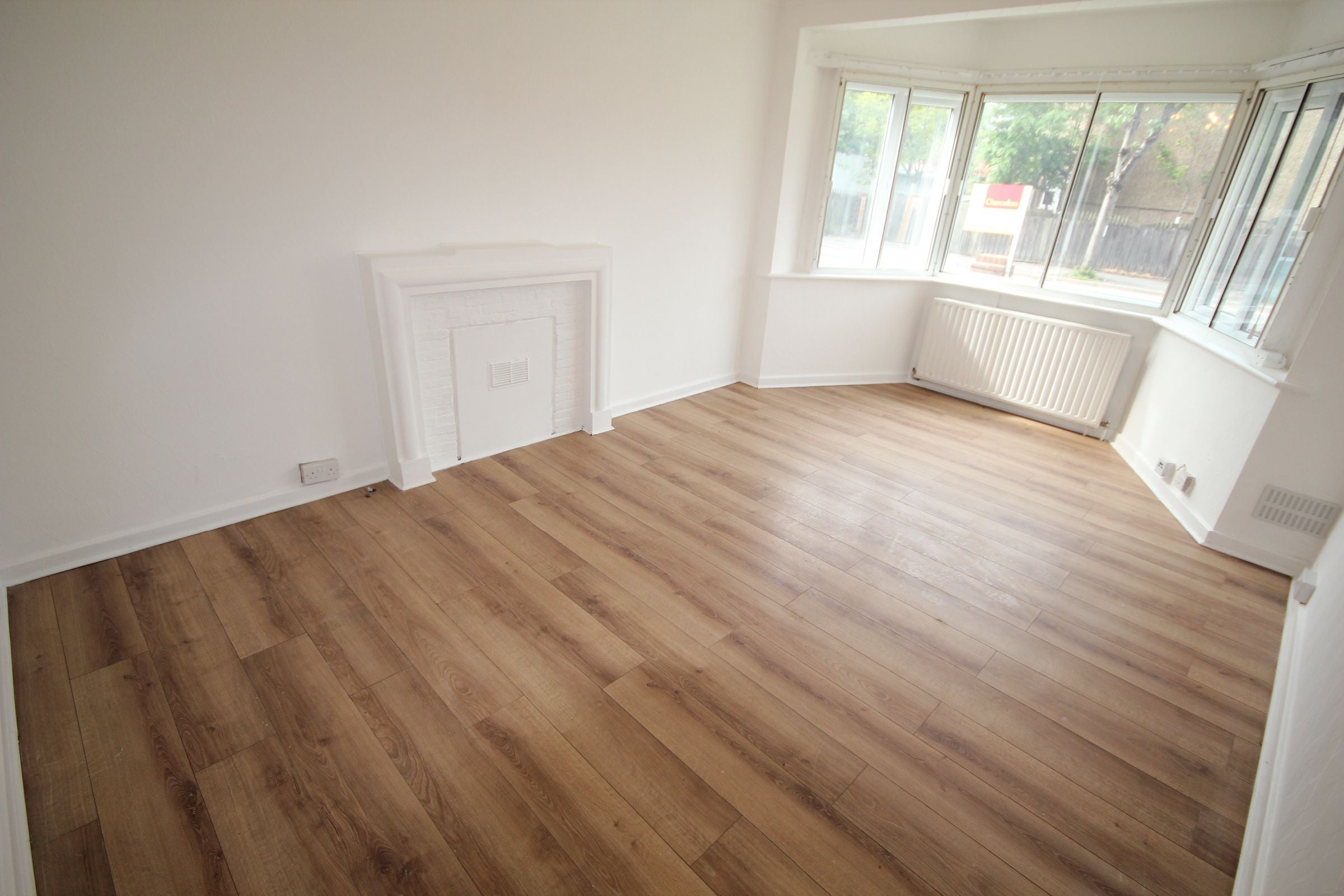 Flat Masons Avenue in Greater London