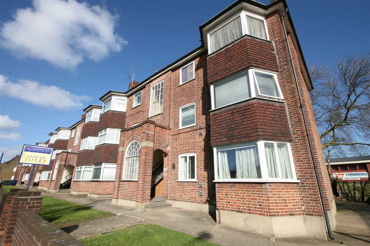 Flat Masons Avenue in Greater London
