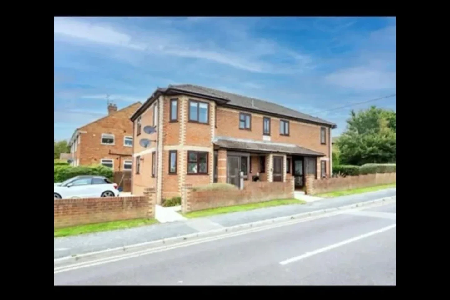 Flat Sheridan Road in Surrey Heath