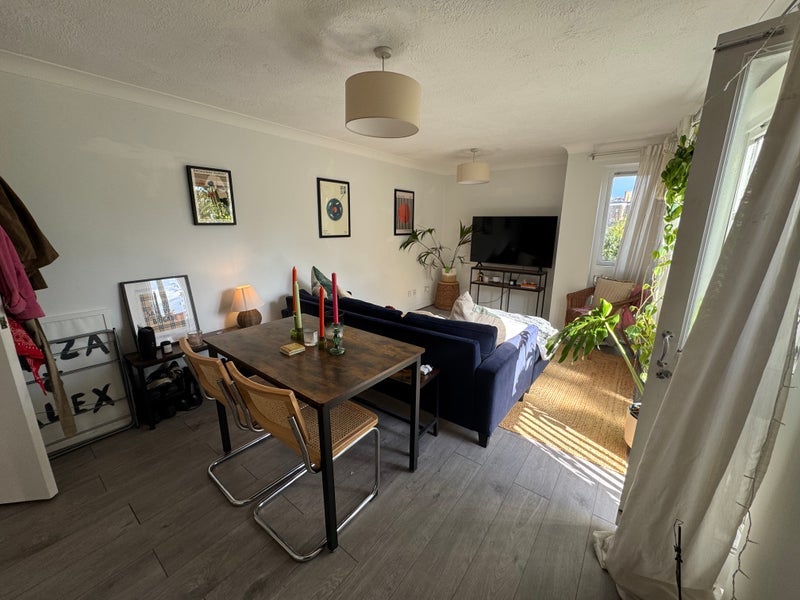 Room Well Street in Greater London
