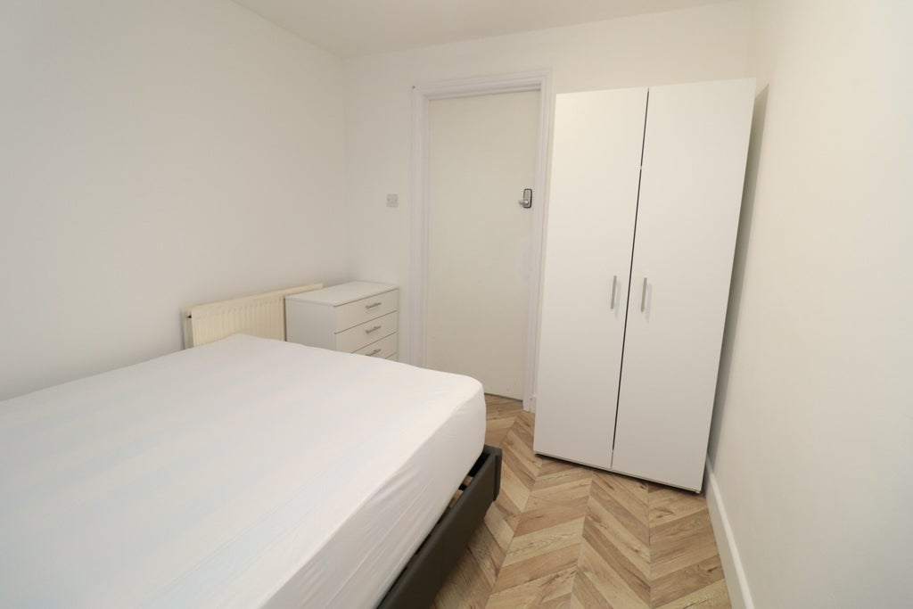 Room Globe Road in Greater London