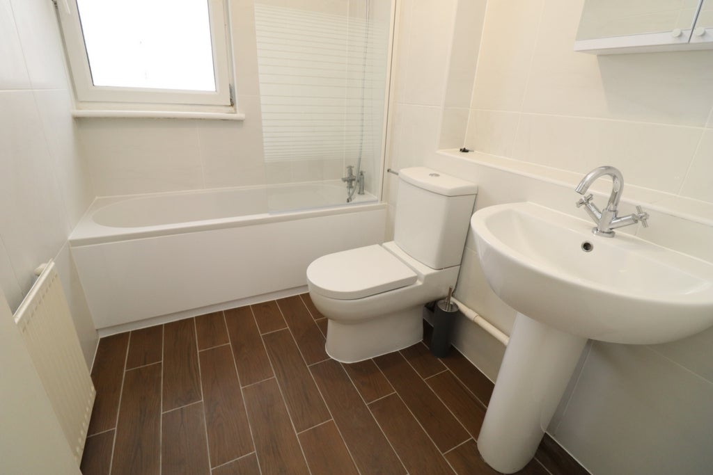 Room Globe Road in Greater London