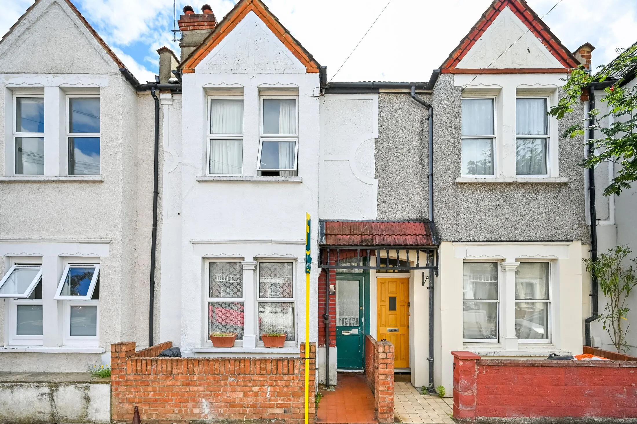 Flat Rostella Road in Greater London