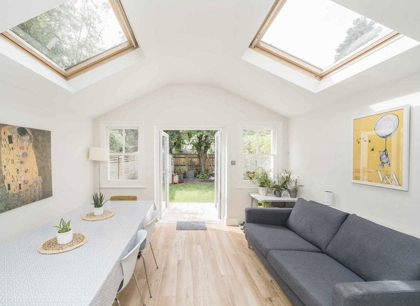 Flat Chatsworth Avenue in Greater London