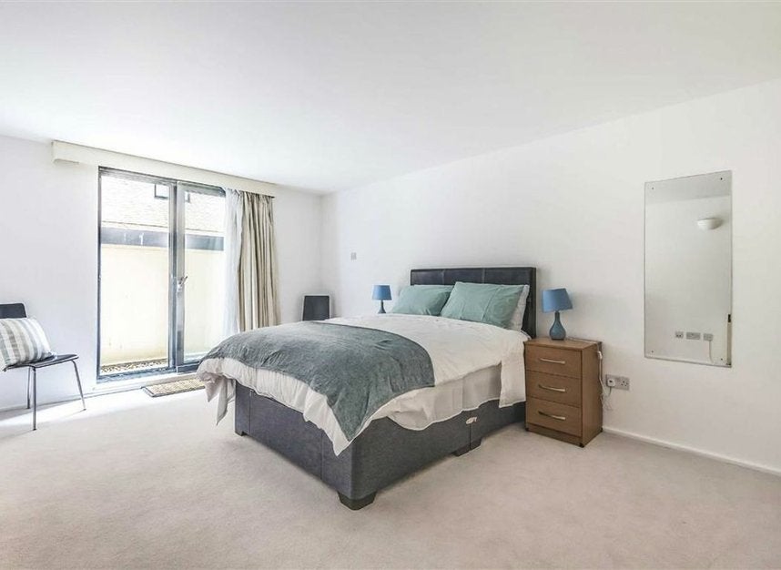 Flat Cromwell Road in Greater London
