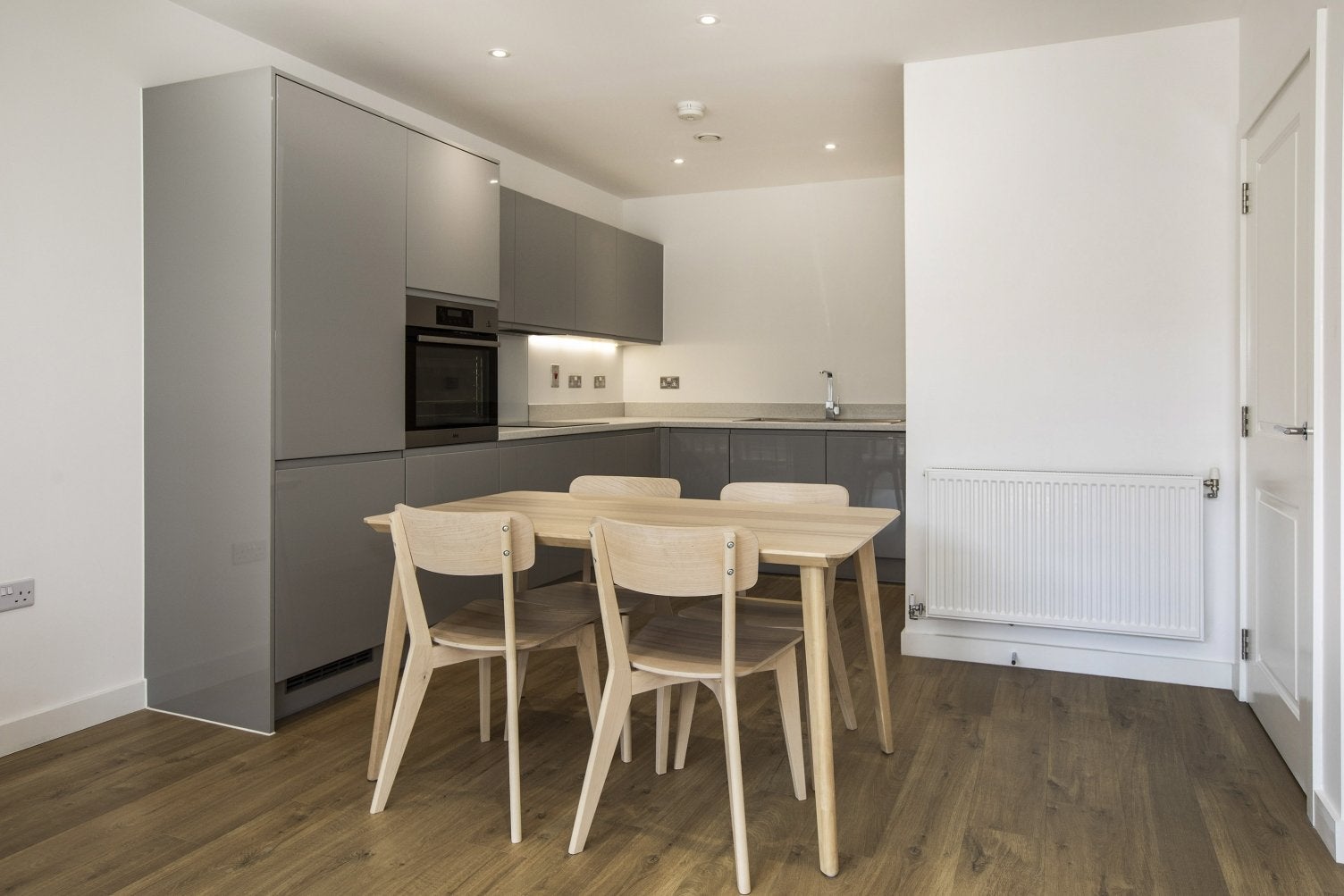 Flat Hatcham Street in Greater London