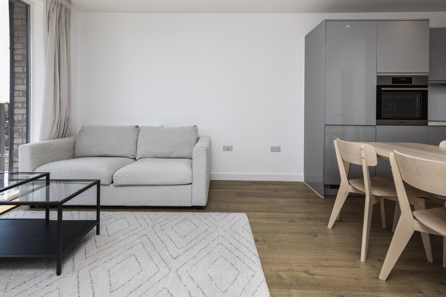 Flat Hatcham Street in Greater London