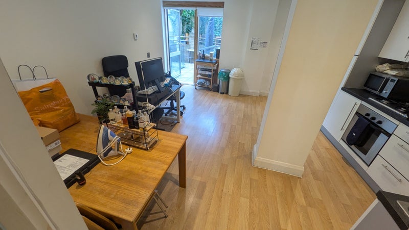 Room Blackstock Road in Greater London