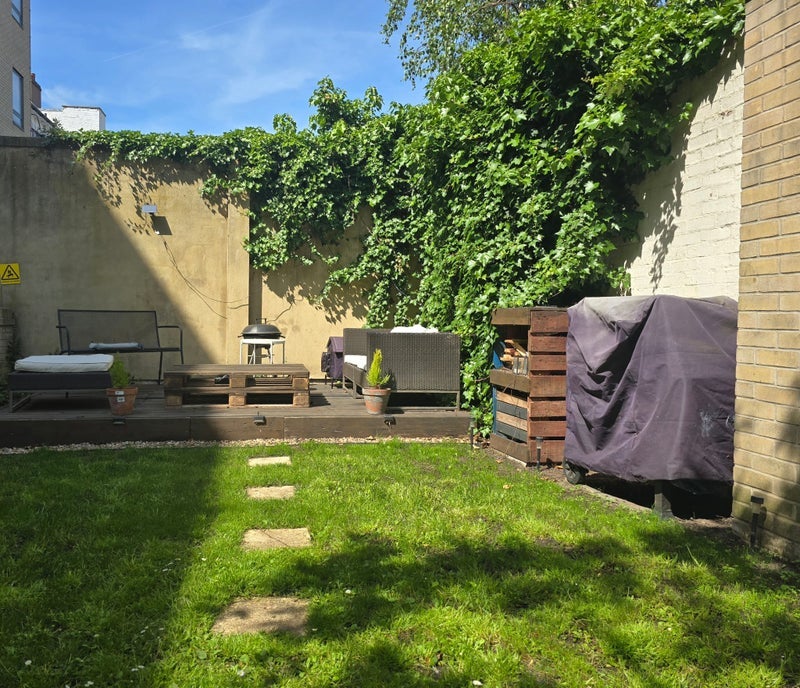 Room Blackstock Road in Greater London