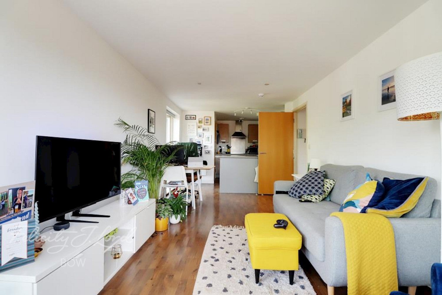 Flat Tredegar Road in Greater London