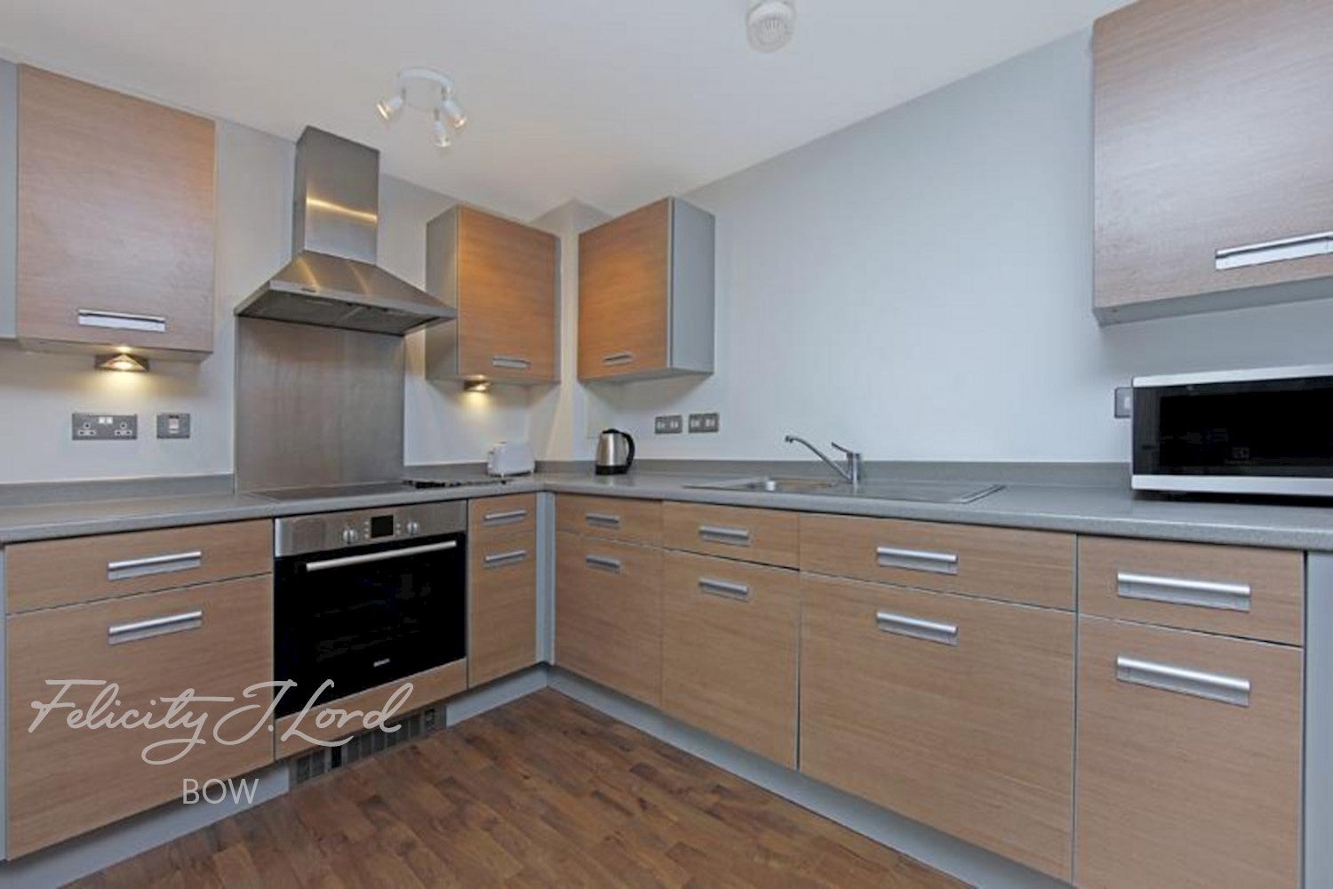 Flat Tredegar Road in Greater London