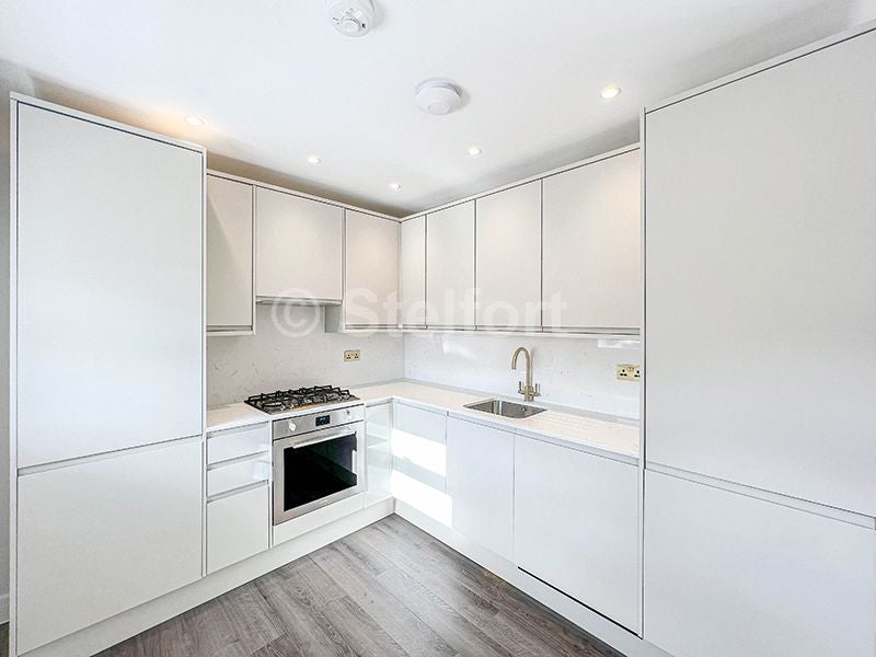 Flat Fonthill Road in Greater London