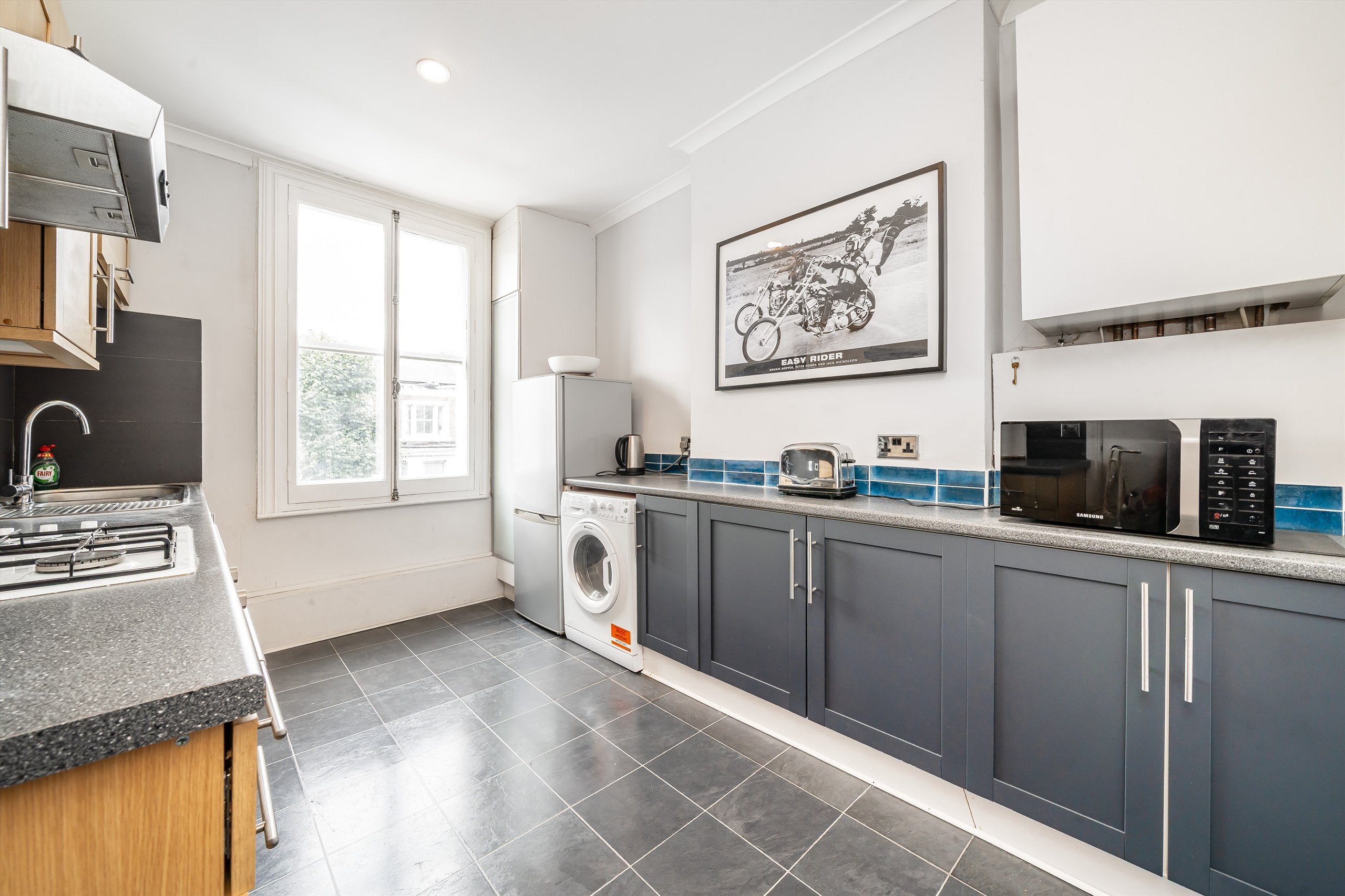 Flat Holland Road in Greater London