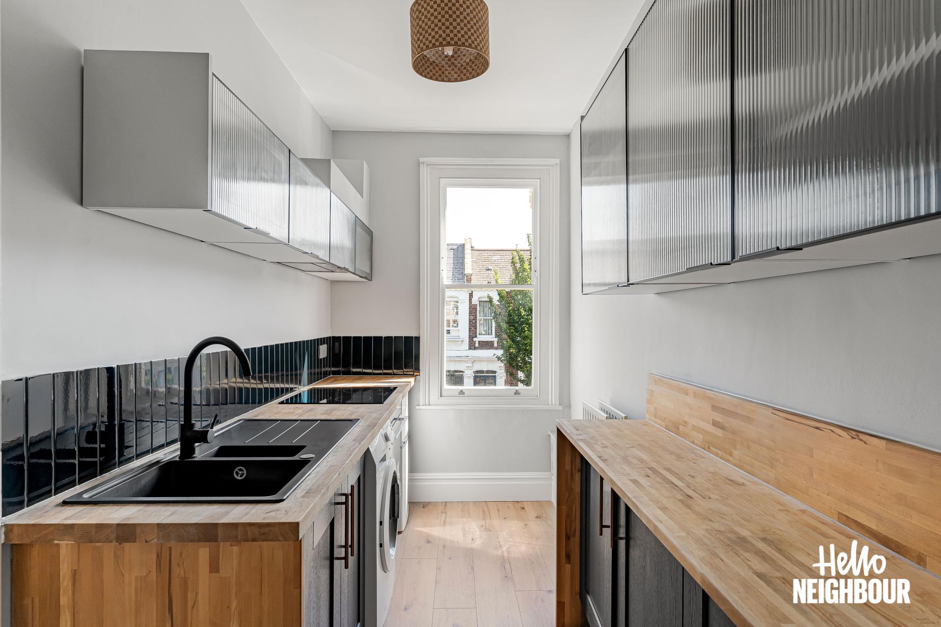 Flat Fernholme Road in Greater London