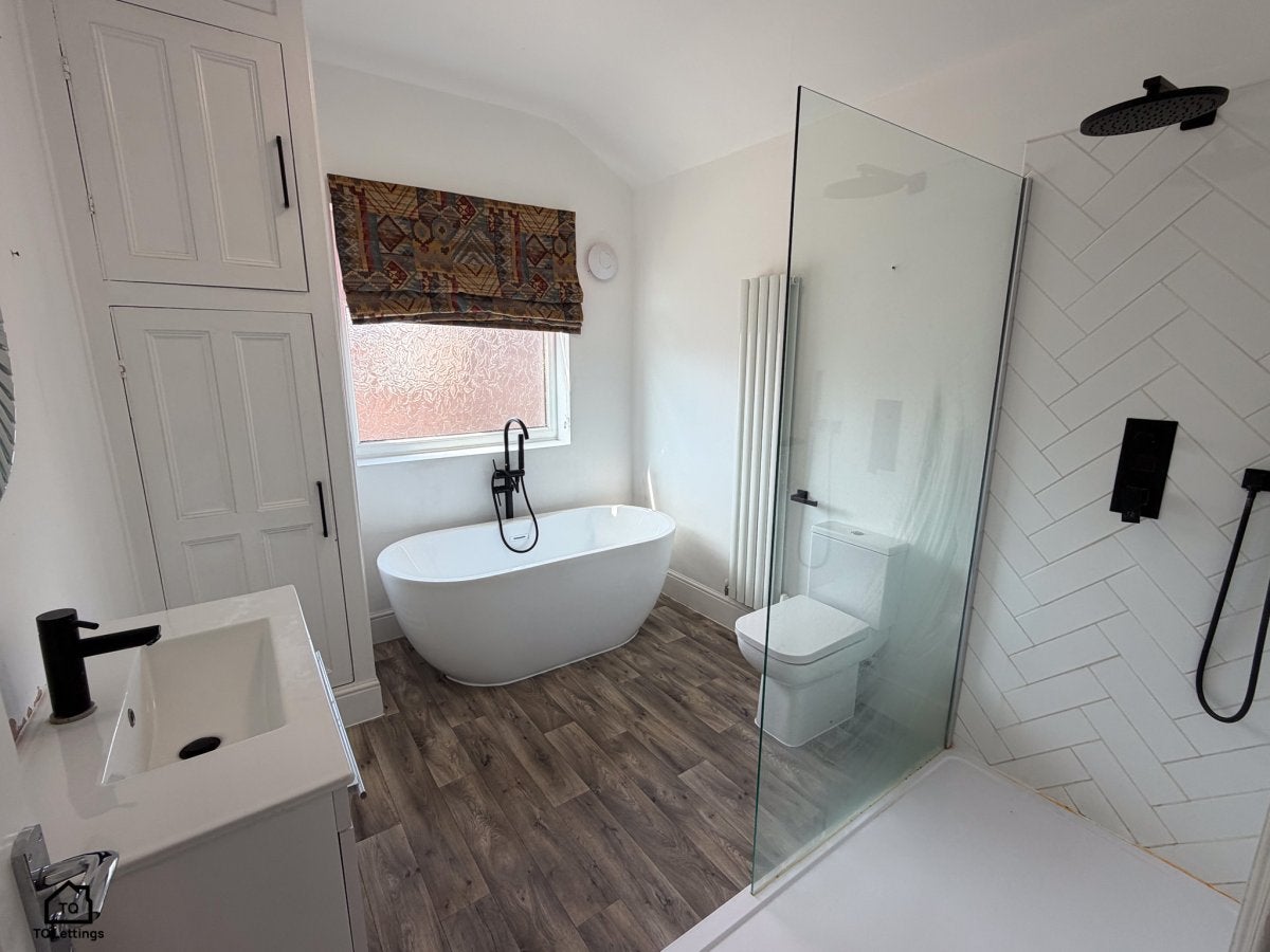 Room Orford Avenue in Warrington
