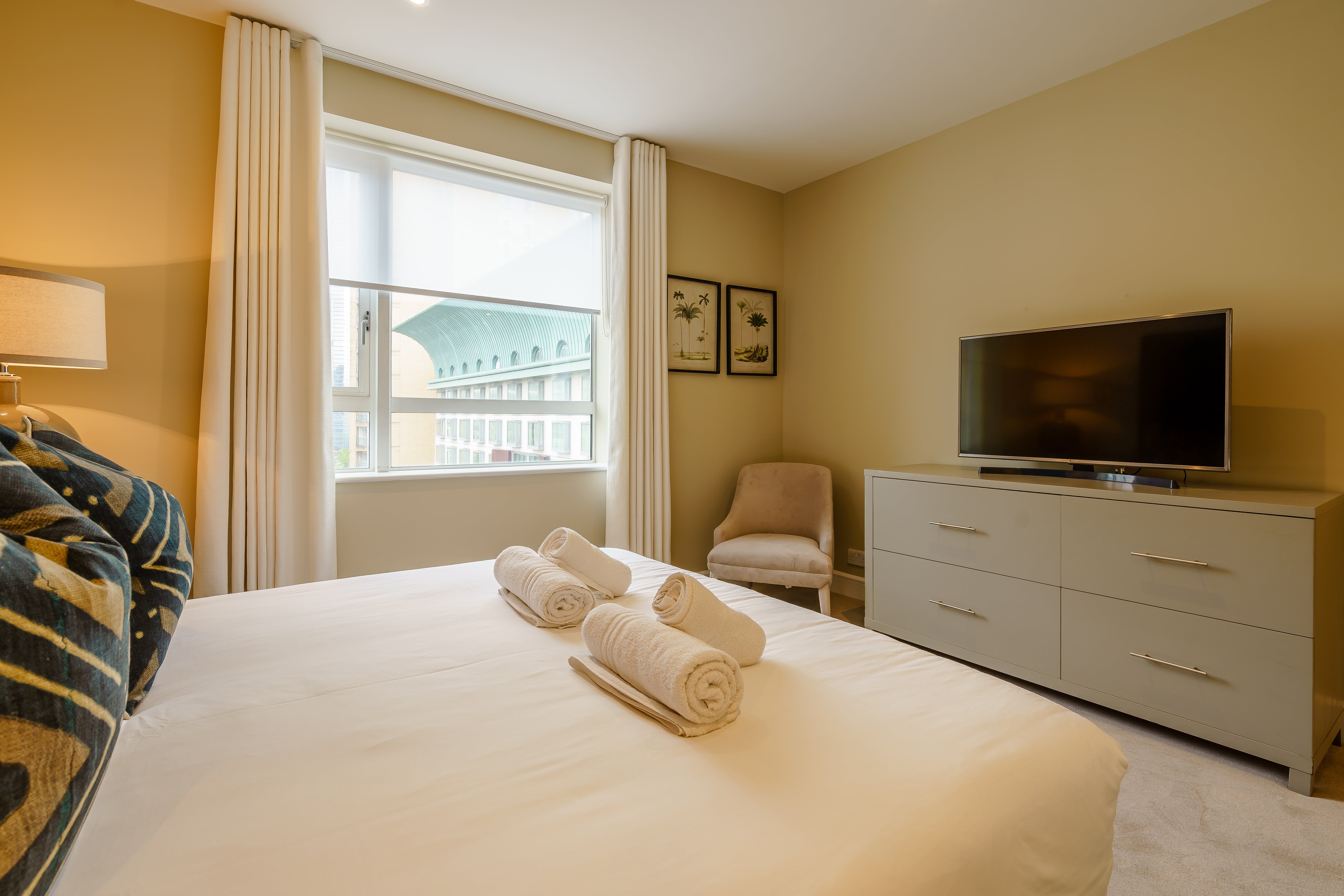 Flat Westferry Circus in Greater London