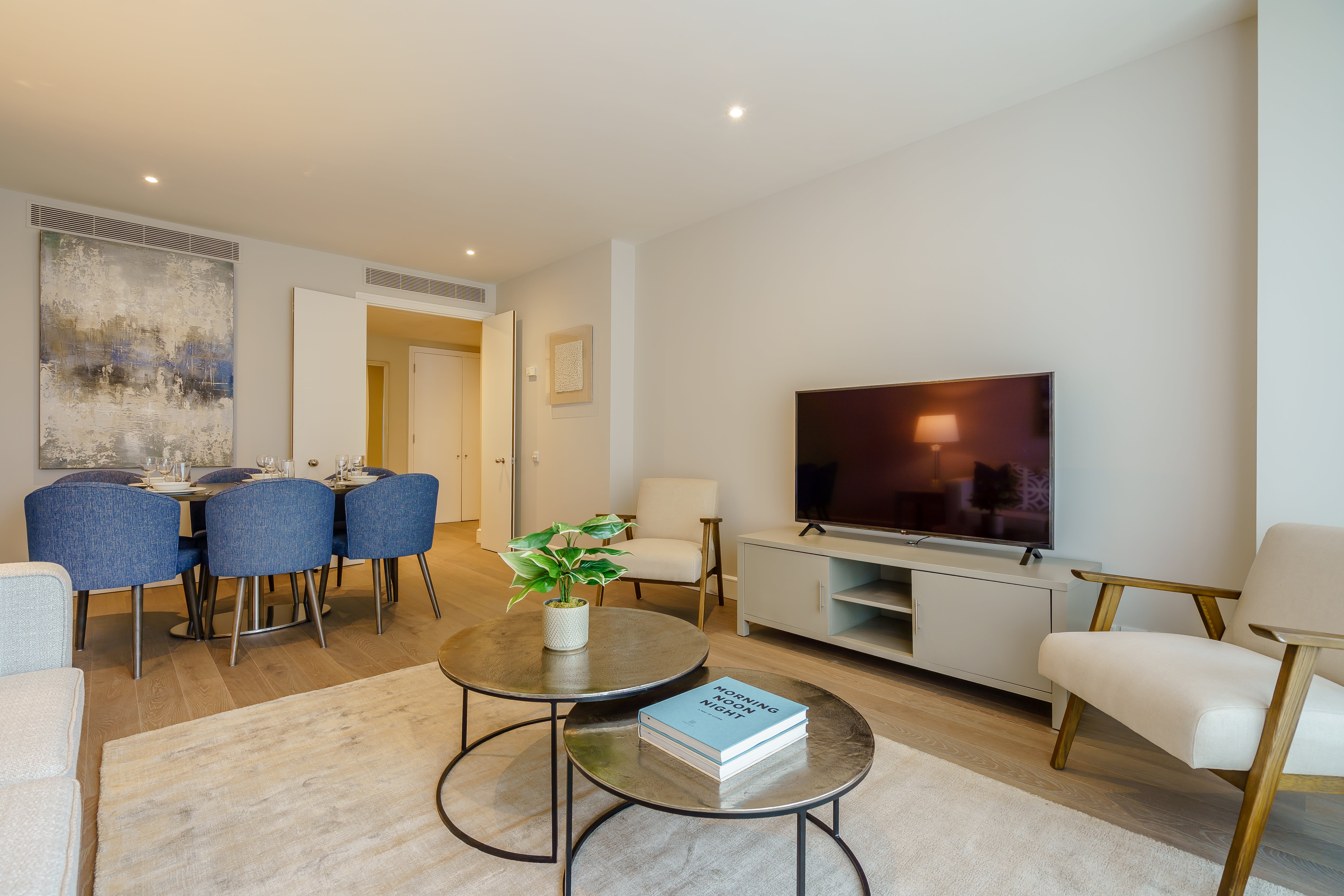 Flat Westferry Circus in Greater London
